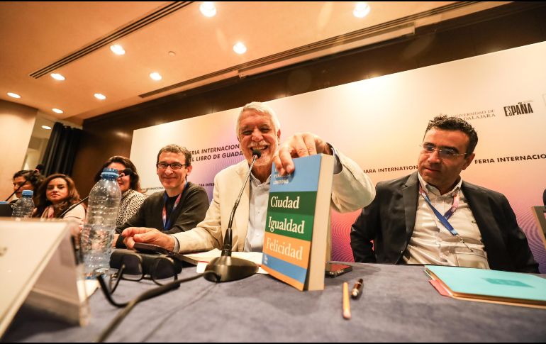 Enrique Peñalosa adelantó para este medio que Guadalajara enfrenta el reto de ser una ciudad compacta. EL INFORMADOR/ A. Navarro.