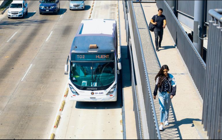 Peribús. Se invirtieron casi nueve mil millones de pesos en este transporte articulado. EL INFORMADOR/A. Navarro