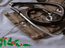 Aunque la temporada navideña está llena de alegrías y celebraciones, también trae consigo riesgos para la salud física y emocional. UNSPLASH / M. Leal