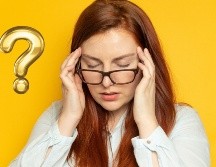 En las mujeres, los cambios hormonales durante el ciclo menstrual, el embarazo o la menopausia pueden desencadenar migrañas. ESPECIAL / CANVA