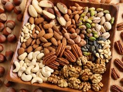 Se recomienda consumirlos de manera natural y sin ingredientes añadidos como sal o azúcar para aprovechar sus nutrientes. ESPECIAL / CANVA