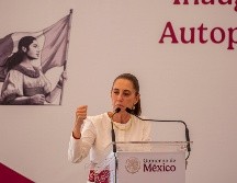 Ante el gobernador Salomón Jara, la presidenta Claudia Sheinbaum indicó que se acordaron obras para Oaxaca como agua potable, caminos artesanales y rehabilitación de carreteras. EFE/ C. López.