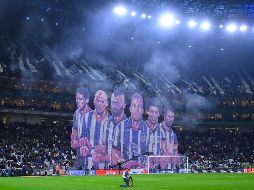 La afición recibió con tifo y pirotecnia a sus jugadores. IMAGO7