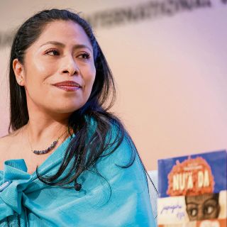Yalitza Aparicio impulsa la preservación de las lenguas indígenas en la FIL