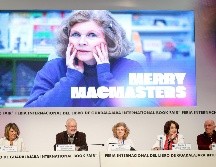 Durante el homenaje, MacMasters compartió su asombro y gratitud ante el reconocimiento. EL INFORMADOR/ H. FIGUEROA.