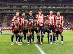 Una parte del plantel del equipo de Chivas se presentó en las instalaciones del Hospital Medyharthros, mientras que otro sector reportó en el club Verde Valle. IMAGO7