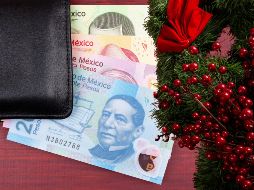 Los trabajadores tienen derecho a recibir el aguinaldo cada año, siendo el 20 de diciembre el último día en que deben pagárselos de forma obligatoria. ESPECIAL / CANVA