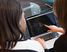 La informática es una de las disciplinas que más ha influenciado a los avances tecnológicos del siglo XXI. PEXELS/Christina Morillo