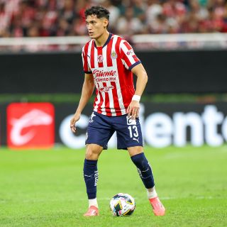 Chiquete se presenta a exámenes médicos con Chivas