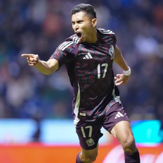 Dueño del AEK de Atenas califica de divertido rumor sobre Orbelín Pineda