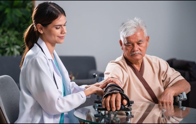 Modificar estos hábitos puede marcar una gran diferencia en la prevención de un accidente cerebrovascular. Adoptar un estilo de vida saludable, que incluya una dieta balanceada, ejercicio regular y manejo adecuado del estrés, es clave para proteger la salud cardiovascular y cerebral.CANVA