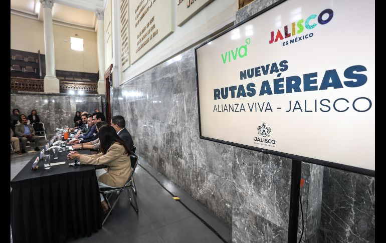 El director aplaudió la alianza “Viva Jalisco” con estas ocho nuevas rutas para seguir impulsando la conectividad de Jalisco. EL INFORMADOR / A. Navarro
