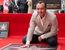 La estrella británica de cine: Jude Law, ha recibido su estrella en el paseo de la fama de Hollywood. EFE/ARCHIVO