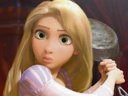 La película original, inspirada en el cuento de hadas de los Hermanos Grimm, relata la historia de Rapunzel, quien vive aislada en una torre hasta que decide escapar con la ayuda de un carismático ladrón. DISNEY