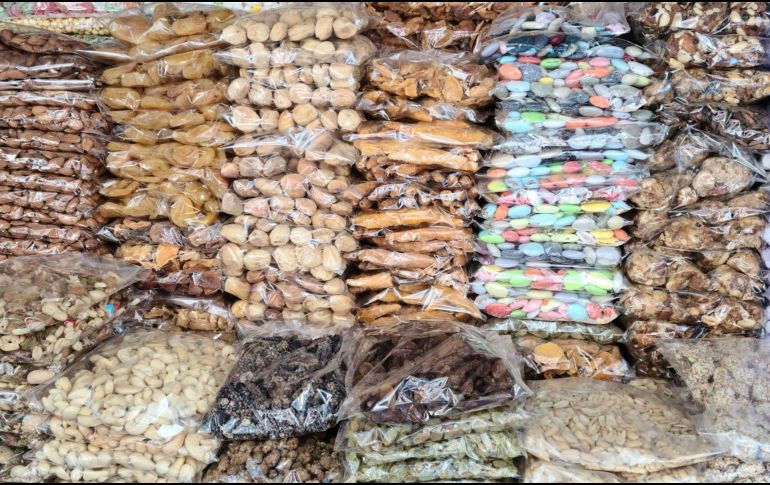 Además de incorporar alimentos que no suban el azúcar en sangre, es importante evitar ciertos productos que pueden afectar negativamente los niveles de glucosa. ESPECIAL/ Foto de Asif Sheikhani en Unsplash