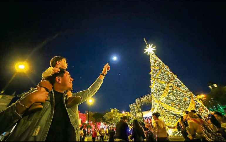 Acude al Festival Ilusionante el cual estará abierto al público hasta el próximo 6 de enero. EL INFORMADOR/ H. Figueroa