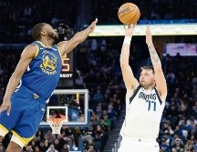 Los 45 puntos que Doncic consiguió anoche en San Francisco son el máximo para él en la campaña. AFP