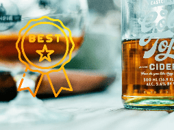 Toma en cuenta que las sidras comerciales tienden a ser más espumosas, mientras que las artesanales tienen una textura más plana y natural. UNSPLASH / J. Peterson