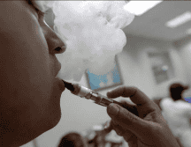 Ambos productos representan riesgos para la salud, aunque en diferentes grados. Si bien los vapeadores podrían ser una alternativa menos nociva para quienes ya son fumadores, no son recomendables para quienes no tienen antecedentes de consumo de nicotina. 
 INFORMADOR/ARCHIVO