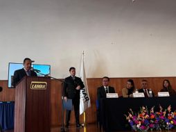 Víctor Manuel Chávez Ogazón recibió el Premio a la Trayectoria Periodística “El Despertador Americano”. CORTESÍA.