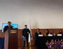 Víctor Manuel Chávez Ogazón recibió el Premio a la Trayectoria Periodística “El Despertador Americano”. CORTESÍA.