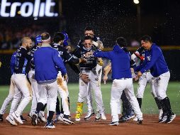 Carlos Mendívil fue el héroe de la noche al conectar un hit que impulsó las dos carreras que necesitaban los Charros. CORTESÍA/Charros de Jalisco