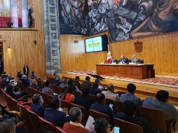 Ricardo Villanueva Lomelí, rector general, agradeció el apoyo del Congreso del Estado en la aprobación del presupuesto constitucional. EL INFORMADOR/Archivo