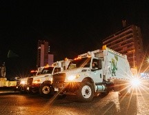 En la Glorieta de la Minerva se dio el banderazo de salida a los camiones y trabajadores del servicio de la limpieza junto a la presidenta municipal, Verónica Delgadillo. ESPECIAL