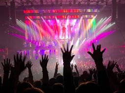 Escuchar música conocida actúa como un regulador emocional y cognitivo, mejorando el enfoque, reduciendo la ansiedad y aumentando el bienestar general. ESPECIAL/Foto de David Bordeianu en Unsplash