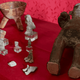 101 piezas arqueológicas incautadas son devueltas a México