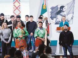 Claudia Sheinbaum presentó el nuevo “Himno Migrante”, en la conferencia matutina. EFE