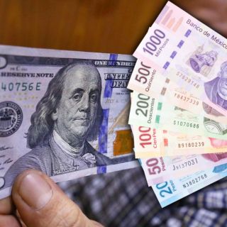 El peso se sobrepone y da ligero golpe al dólar; aquí la cotización del jueves