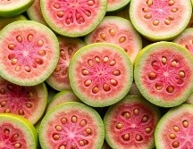 Esta fruta también colabora con problemas relacionados al hígado, ayuda a controlar los niveles de colesterol y la diabetes. Pixabay.