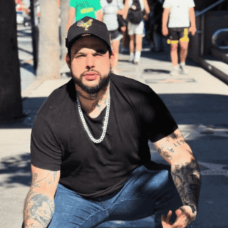 Hermano de Ángela Aguilar aplaude canción de Cazzu