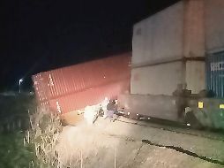 Varios vagones del tren cayeron por una ladera tras el descarrilamiento. ESPECIAL