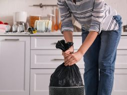 Los envases de alimentos son una de las principales fuentes de contaminación por microplásticos y nanoplásticos y su inhalación e ingestión es la principal vía de exposición humana. ESPECIAL / CANVA