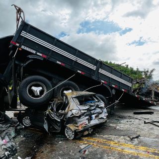 Choque múltiple deja saldo de 37 muertos en carretera de Brasil