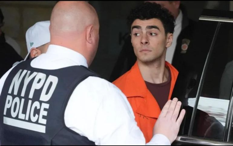 El incidente ha generado temores de que puedan surgir ataques similares. En Florida, una mujer fue detenida tras amenazar a su aseguradora con términos como “negar” y “deponer”, palabras que coinciden con las inscripciones halladas en los casquillos de bala utilizados en el asesinato de Thompson. AFP/ARCHIVO