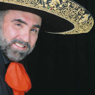 Vicente Fernández Jr., orgulloso de mantener vivo el legado de su padre