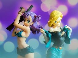 Dragon Ball es uno de los animes más icónicos en la historia de la animación japonesa; figuras de acción de Bulma y Androide Número 18.  UNSPLASH / N. Khiem