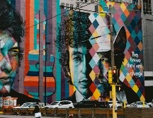 Dylan revolucionó la música popular con letras poéticas y comprometidas que abordaban temas sociales, políticos y existenciales. UNSPLASH /  weston m
