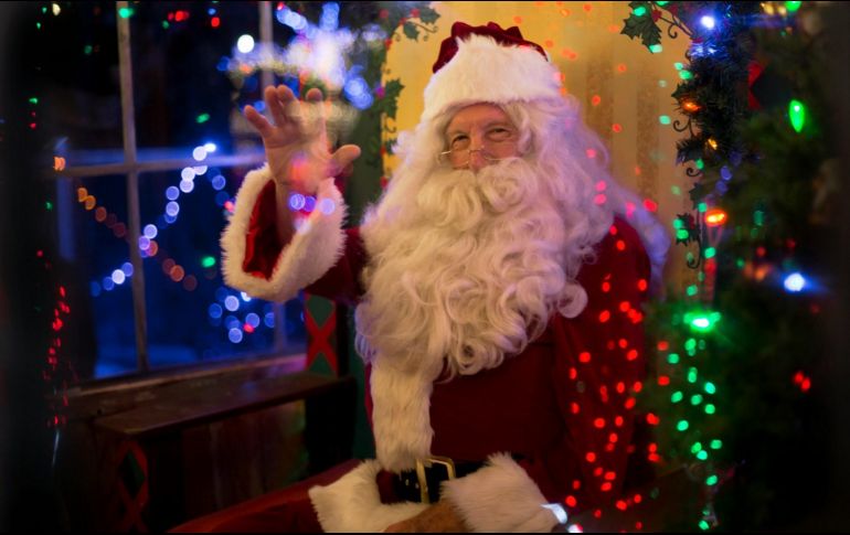 La UNAM destaca que la aceptación de Santa Claus también estuvo vinculada a las transformaciones económicas y culturales de la década de 1950. ESPECIAL/ Foto de Tim Mossholder en Unsplash