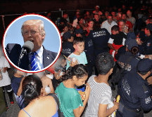 Migrantes reciben comida en Nochebuena en campamentos improvisados y plazas en Tapachula, Chiapas (México). EFE/J. M. Blanco