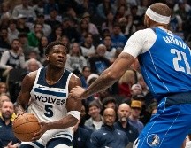 Anthony Edwards, de los Timberwolves de Minnesota, se prepara para disparar en el duelo ante los Mavericks de Dallas. AP