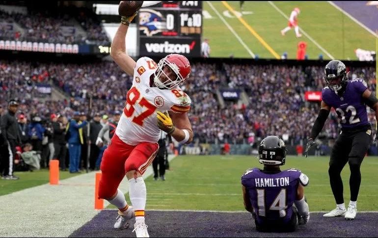 Kelce llegó a 77 recepciones de 'touchdown' y superó las 76 de la leyenda Tony González. AFP/ Archivo