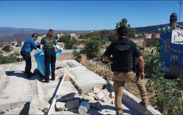 La descarga le provocó la muerte al hombre, situación que fue corroborada por personal de Servicios Médicos del municipio. ESPECIAL.