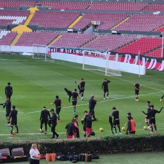 Atlas emociona a su afición en entrenamiento público