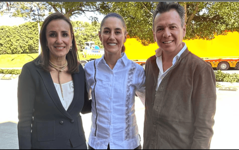 La Presidenta de México, Claudia Sheinbaum junto con el gobernador de Jalisco, Pablo Lemus y Maye Villa. ESPECIAL/X/ @PabloLemusN.