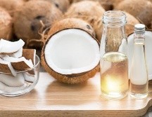 El agua de coco es mucho más que una bebida refrescante: es un recurso natural lleno de propiedades que pueden fortalecer tu sistema inmune y promover la salud de tus riñones. 
 CANVA