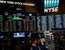 Por sectores, hoy destacaron las subidas del tecnológico (0.34 %) y el inmobiliario (0.23 %) y las pérdidas del de bienes no esenciales (-0.8 %) y el de salud (-0.69 %). AFP / ARCHIVO